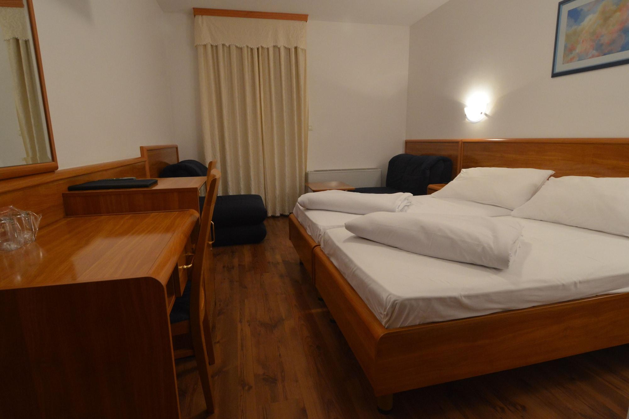 Hotel Villa Letan 파자나 외부 사진